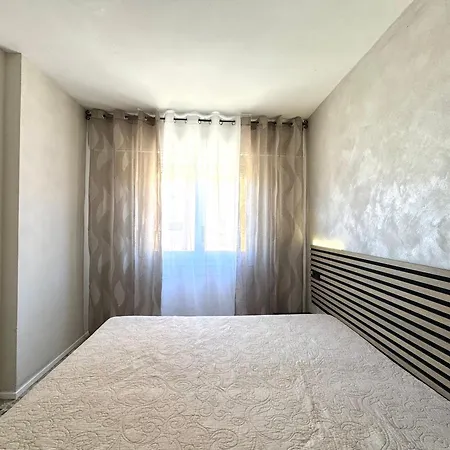 Apartment Fenals Trimaran