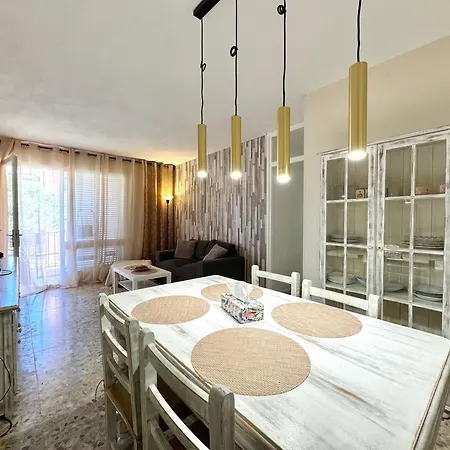 Fenals Trimaran Apartman *