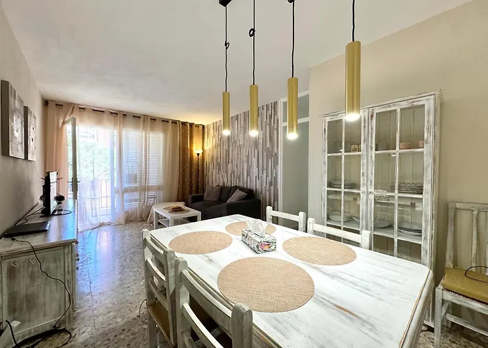 Fenals Trimaran Apartman *